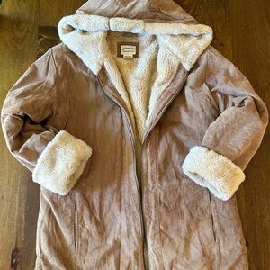 St. John’s Bay Washable Tan Suede, 100% Genuine Leather, Faux Fur Lining size L